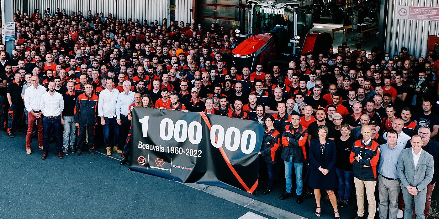 Fábrica da Massey Ferguson em Beauvais, na França, comemora a produção de 1 milhão de tratores