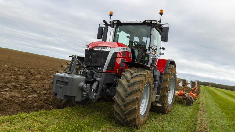 Massey Ferguson MF 8S -sarja on voittanut Farm Machine 2022 -palkinnon