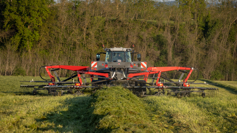 New features for Massey Ferguson’s new generation butterfly mower and four rotor rake