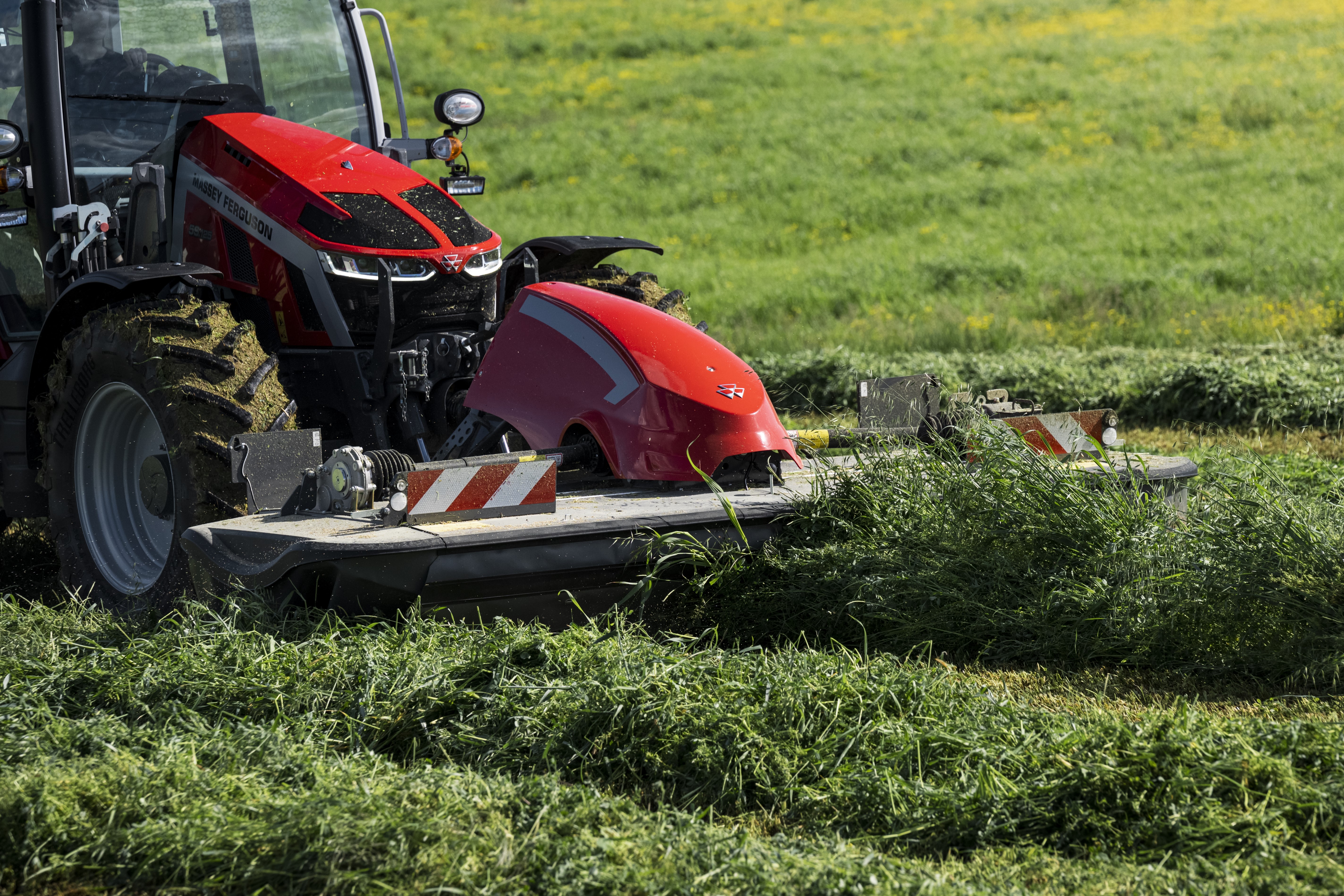 New Alpine tedders and mower cutterbar upgrades   strengthen Massey Ferguson’s hay and forage range 