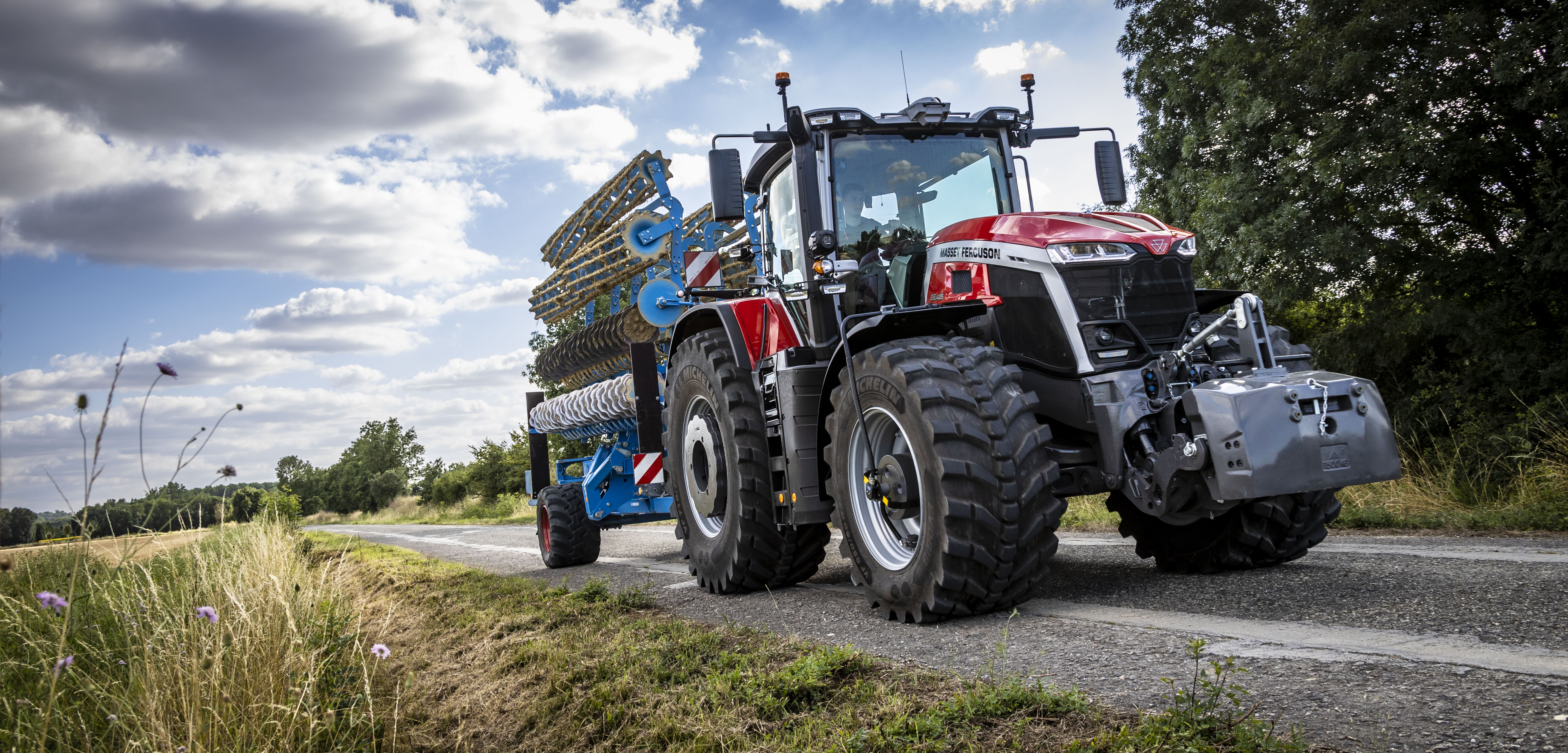  Massey Ferguson’s flagship MF 9S has scooped two awards  at the Techagro show in Brno, Czech Republic.