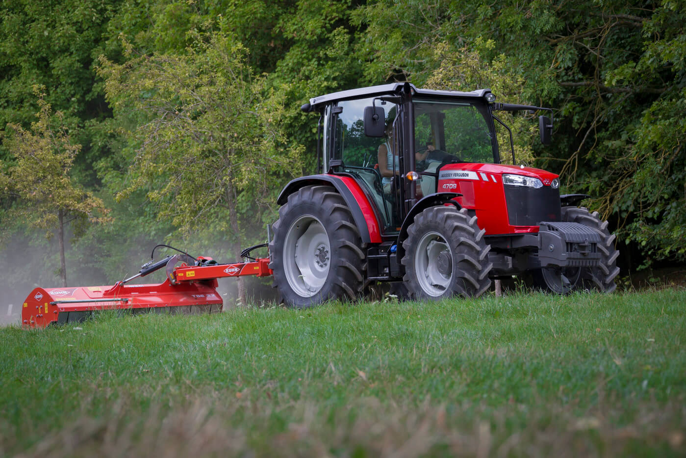 MF 4700 Global Series, Mid-Range Tractor