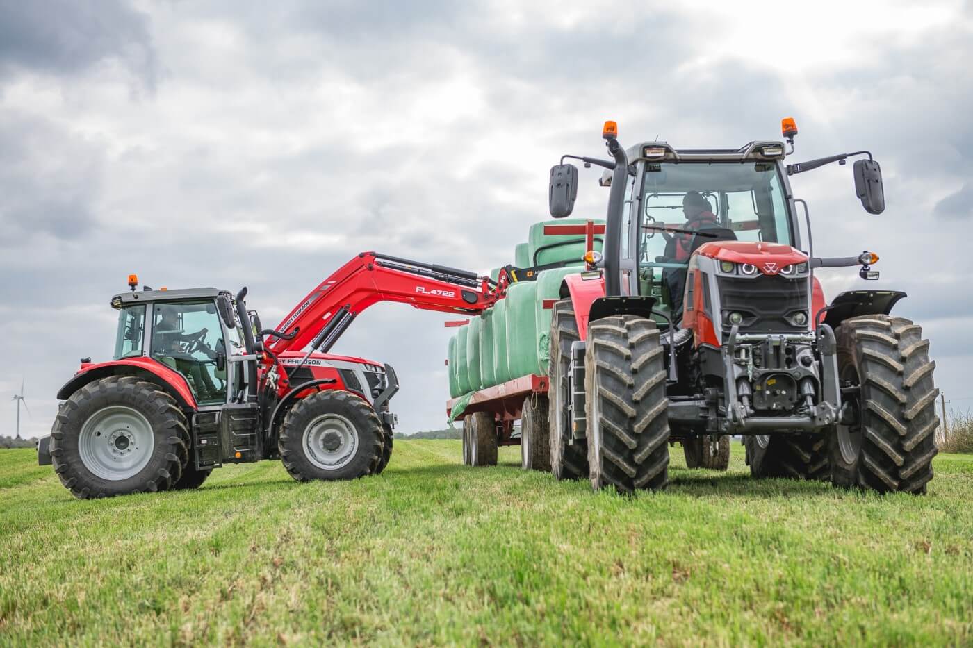 The perfect tractor-loader combination