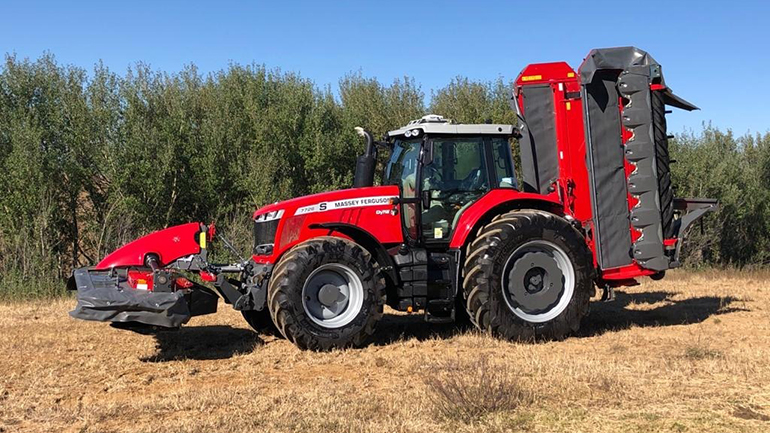 Vriendschap Boerdery standardises on Massey Ferguson tractors from FMS for its sugarcane operations.