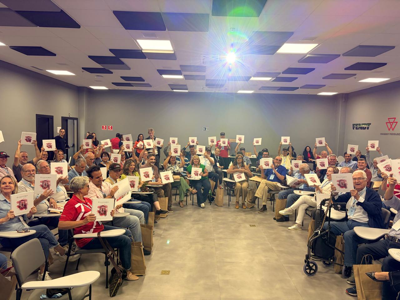 Massey Ferguson reune antigos colaboradores para celebrar o legado da marca no Brasil